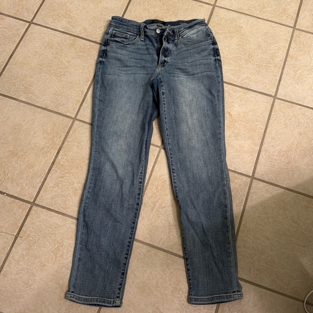 Judy Blue boyfriend fit jeans worn once - size 3/26